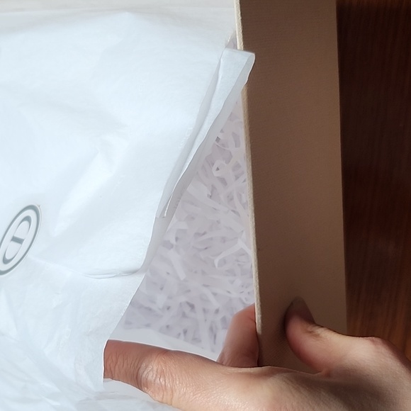 New! Mother's Day Limited Edition Dior Box - Picture 7 of 12